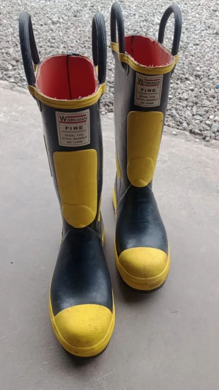 bota bombeiro borracha antiperfuro bico aço tamanho 42 e 43 hb014 - Foto 3