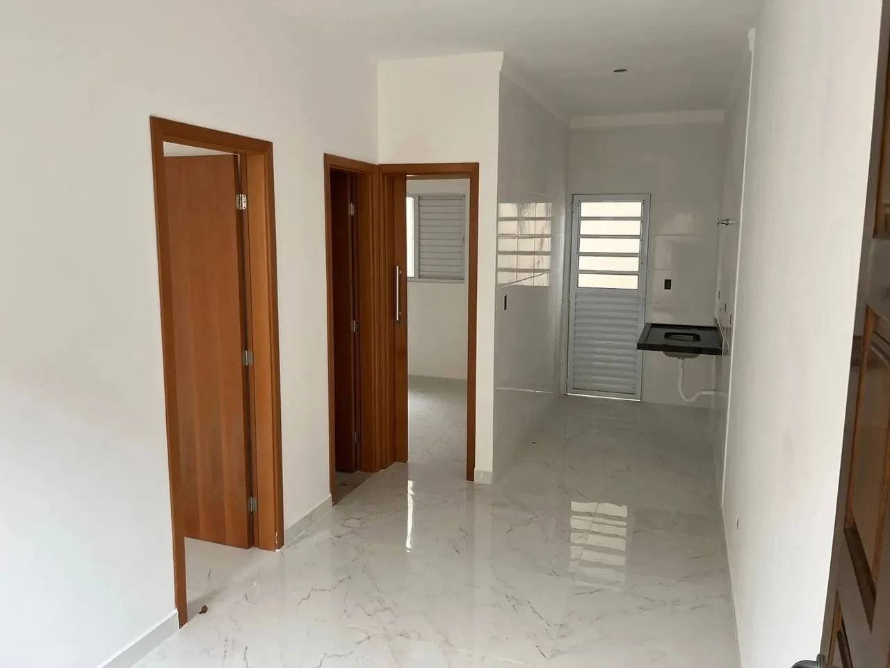 Venda de Casa em Condomínio com 2 Quartos em Praia Grande-SP - Bairro Mirim - Ótima Oportu