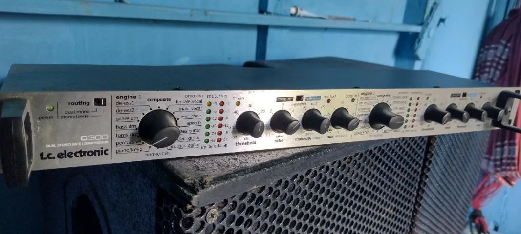 COMPRESSOR DE VOZ C300 - Foto 3