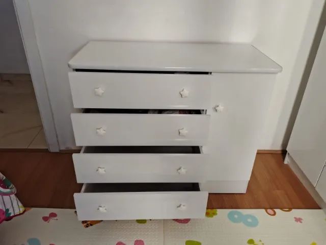 Cômoda sapateira infantil, 1 porta e 4 gavetas  