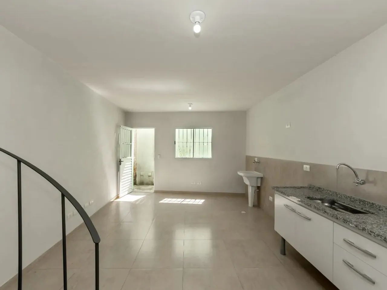 Casa no condomínio Condomínio Beatriz para venda com 1 quarto, sendo 1 suíte, 36m²