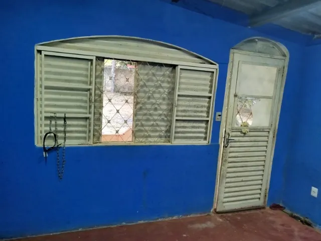 Vendo ou Troco, Chácara 5.000m² com casa 3 quartos, sendo uma suíte.
