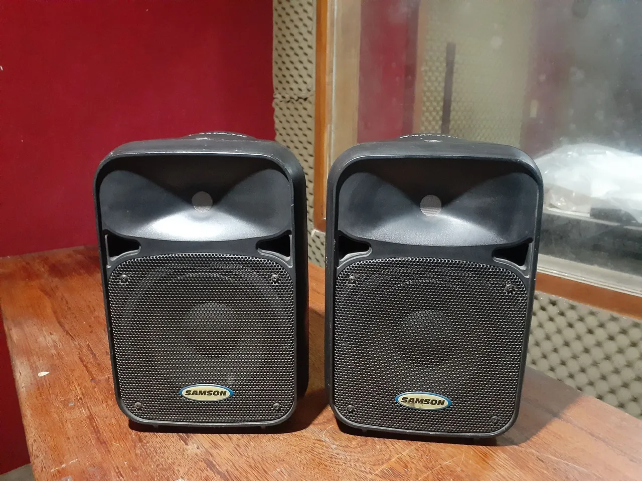 Samson Auro 208 + pedestais para as caixas