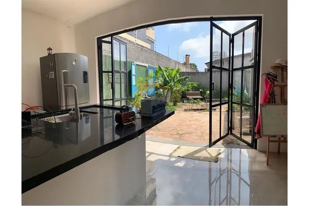 "Casa Comercial de Destaque no Bairro Farol"