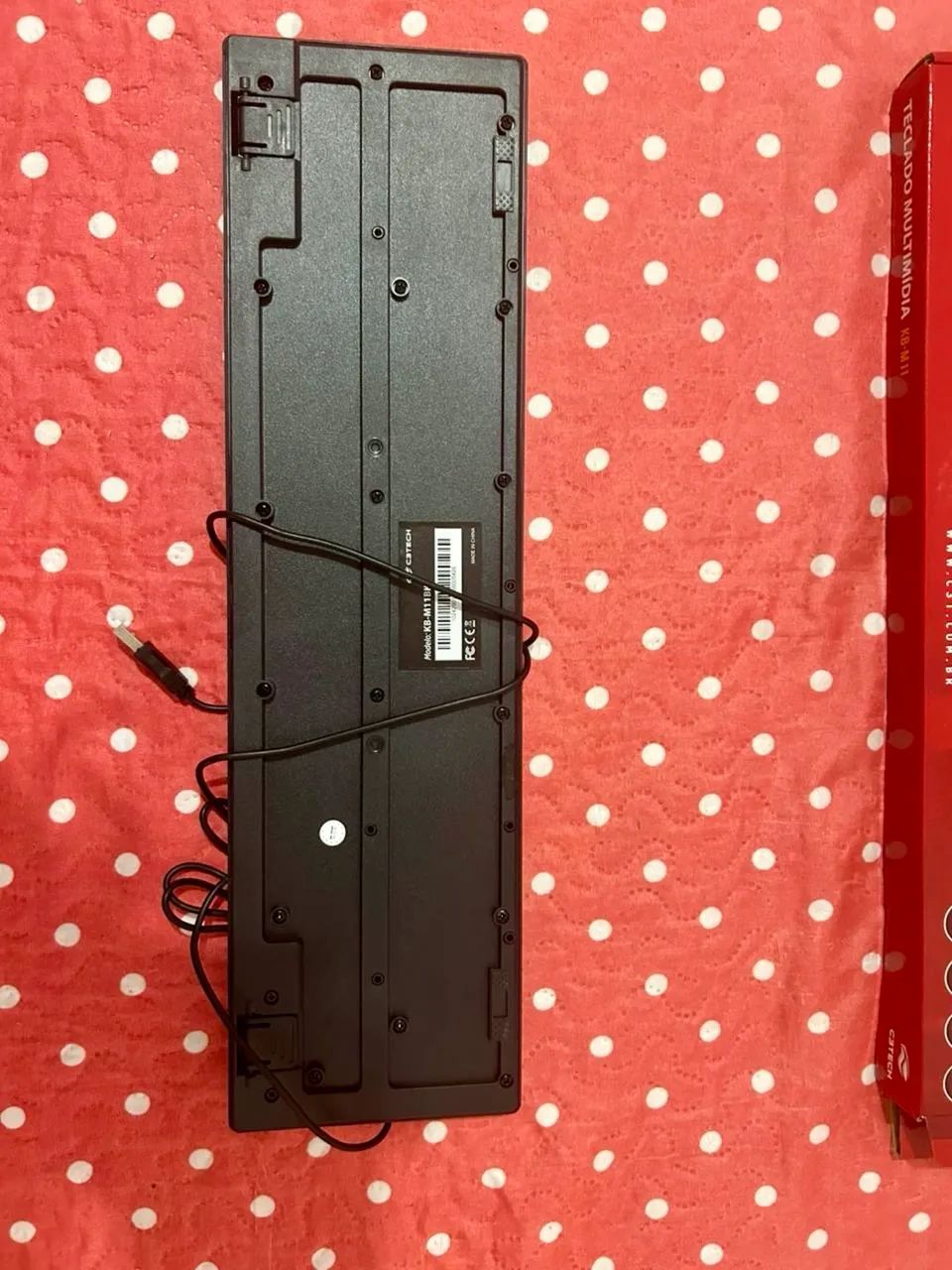 Teclado USB semi novo para PC - apenas 3 meses de uso, ainda na caixa. - Foto 3