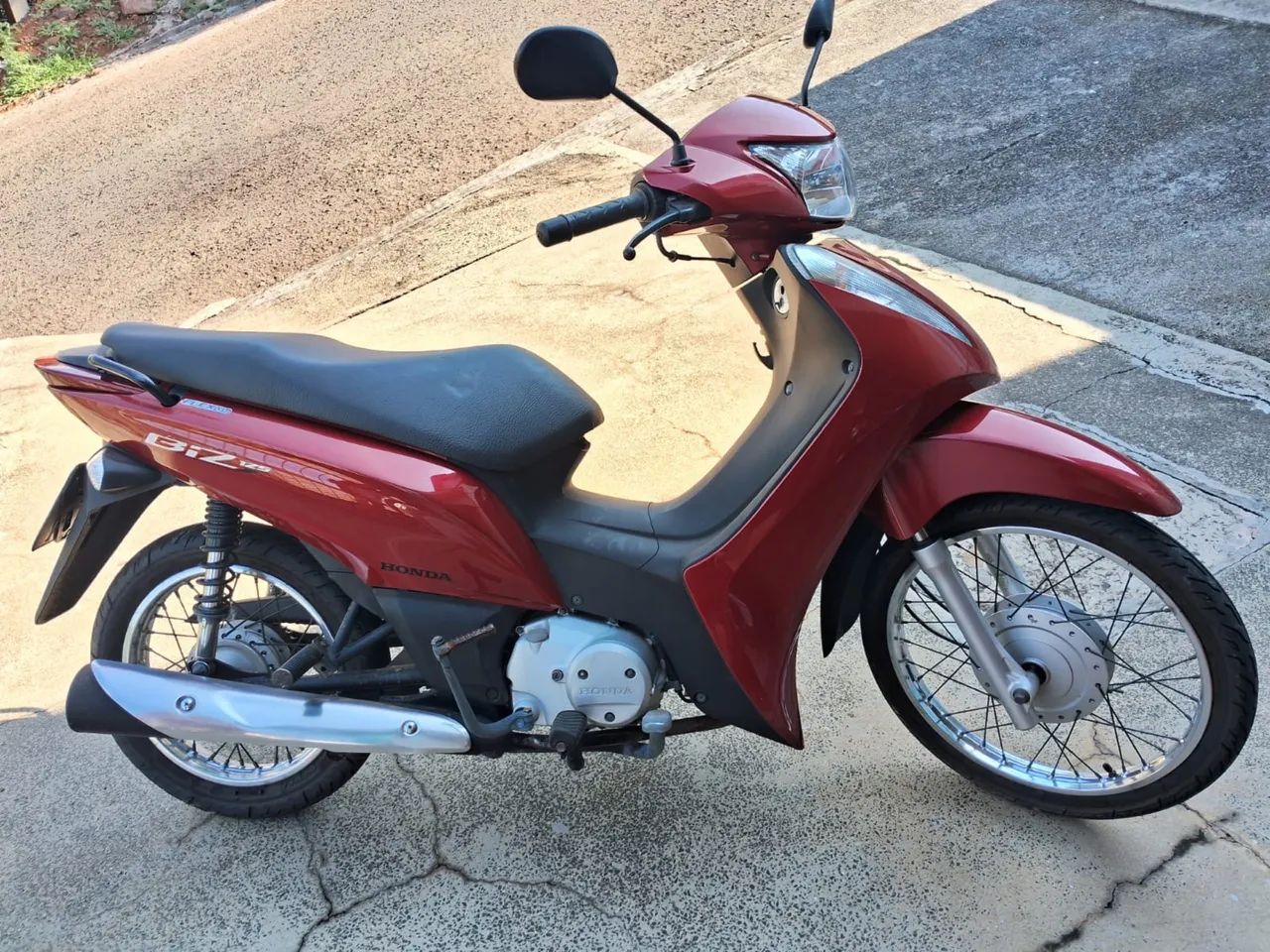 Vendo essa biz 125 muito conservada 