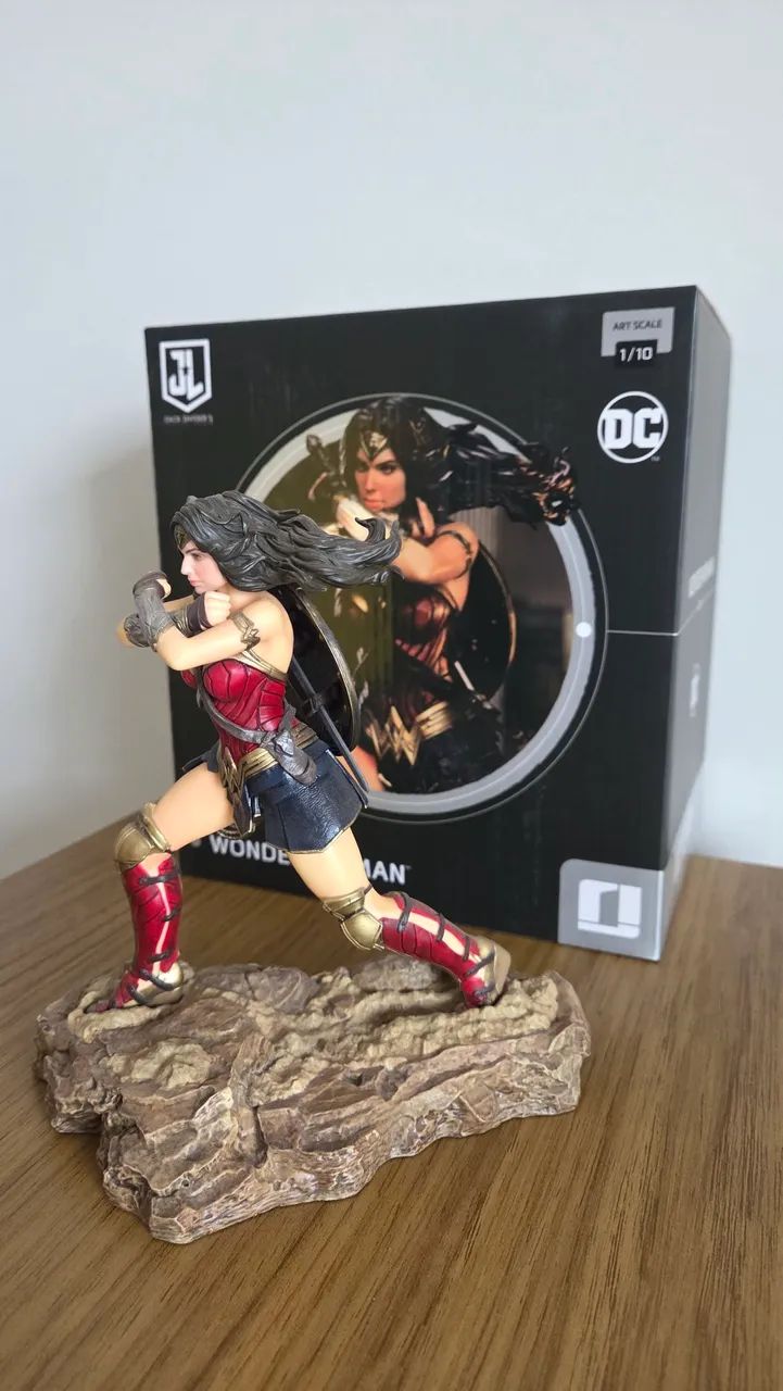 WONDER WOMAN IRON STUDIOS 1/10 - Foto 3