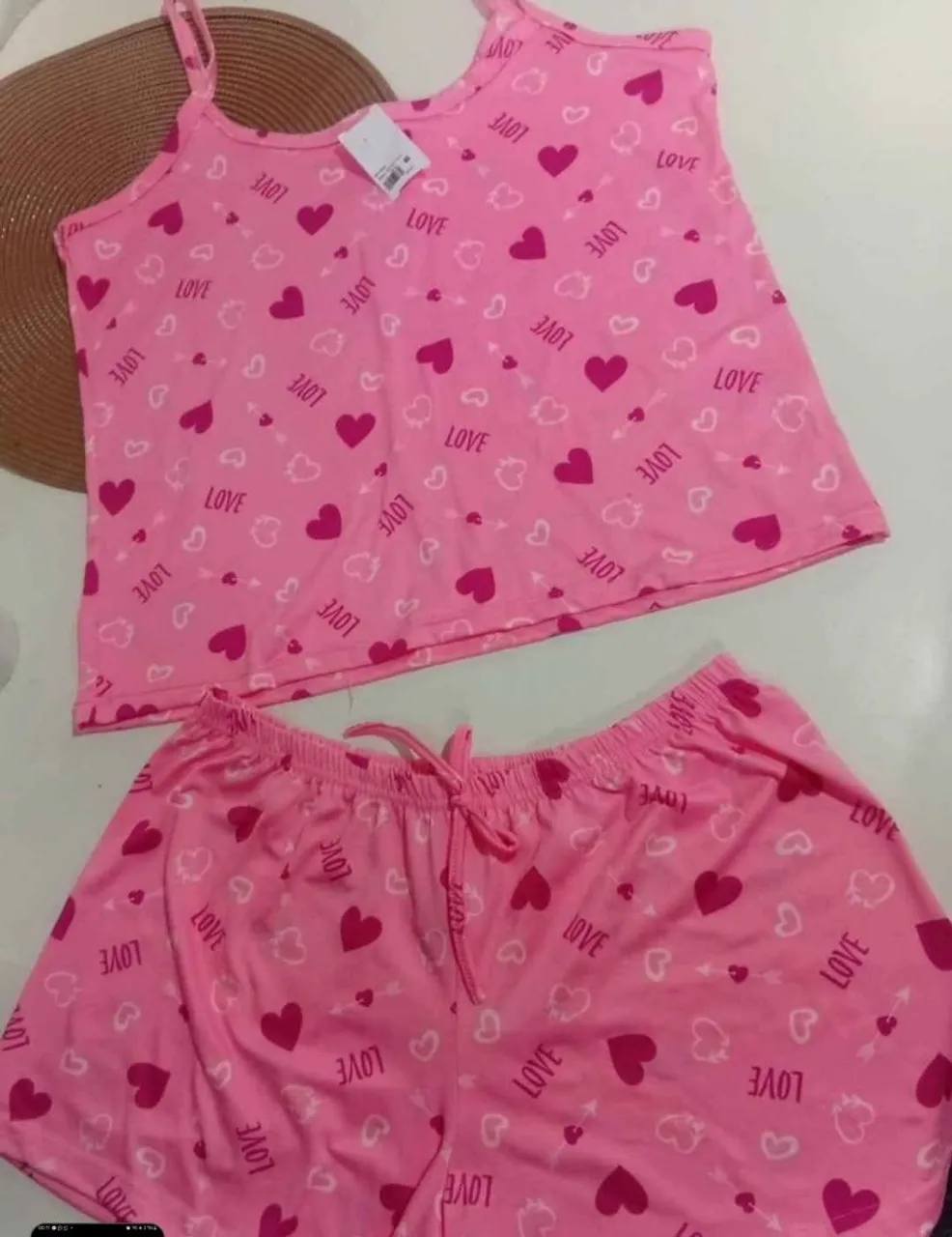 Conjunto de Pijama Rosa com Estampa de Corações