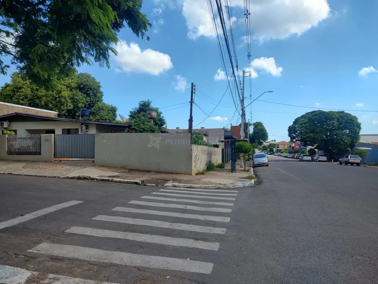 Terreno comercial de esquina Av. Ivai - Paiçandu