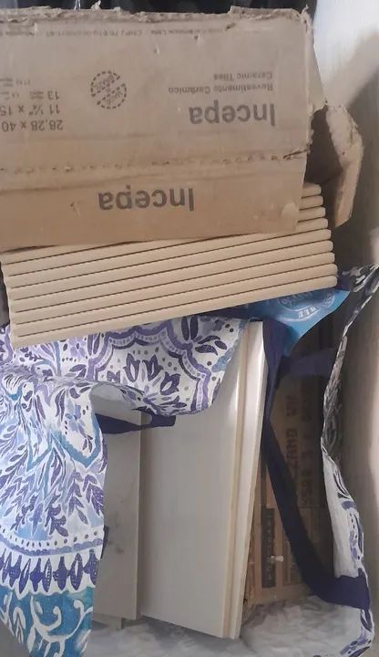 Duas caixas de piso branco 40x28 - Foto 2