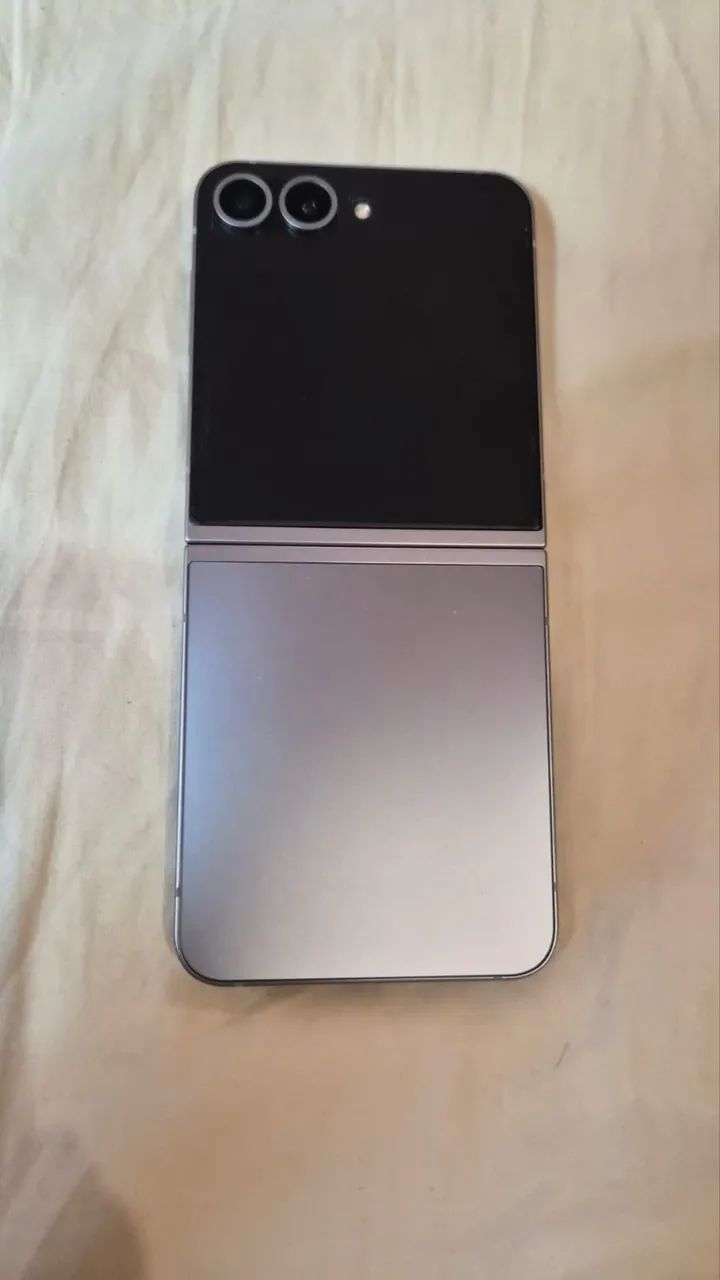 Samsung Galaxy Z Flip6 - Foto 2