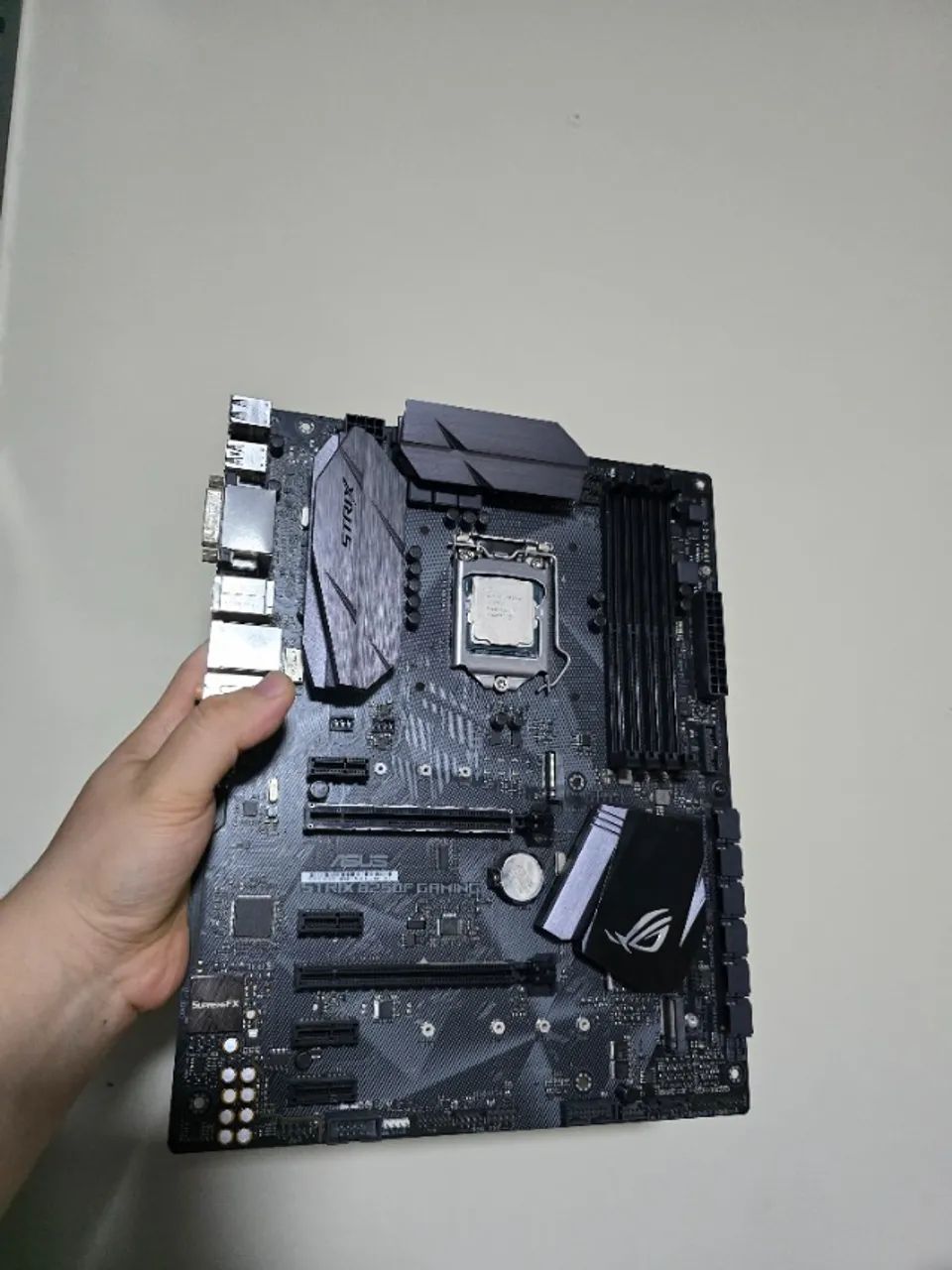 Kit I7 7700K + B250F ASUS ROG STRIX - Foto 5