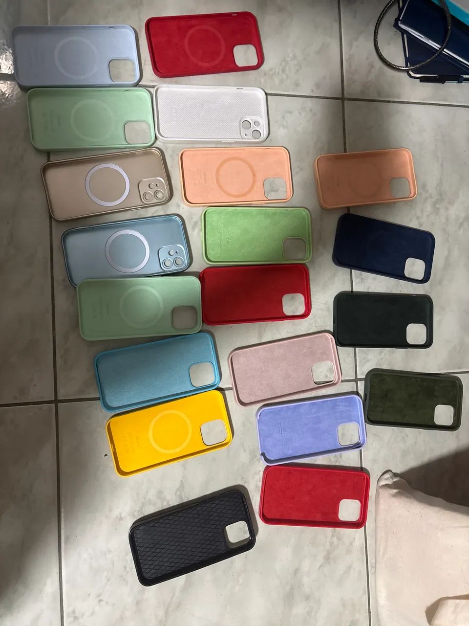 20 capinhas/protetores de iPhone celular  - Foto 2