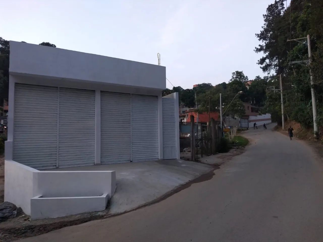 Aluga-se 2 Salões comerciais 
