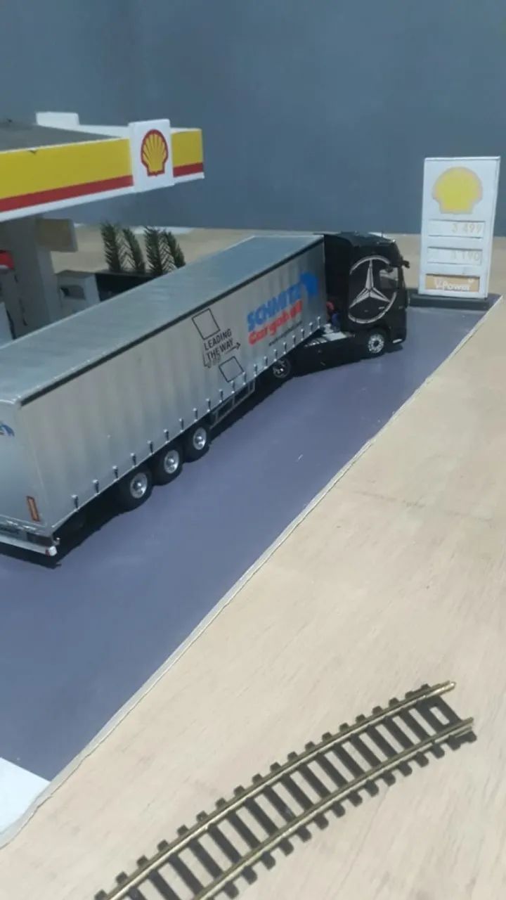 Miniatura  de  caminhão Mercedes  Axor 1/43 - Foto 3