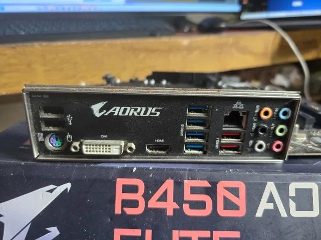 Placa-mãe Gigabyte B450 AORUS M