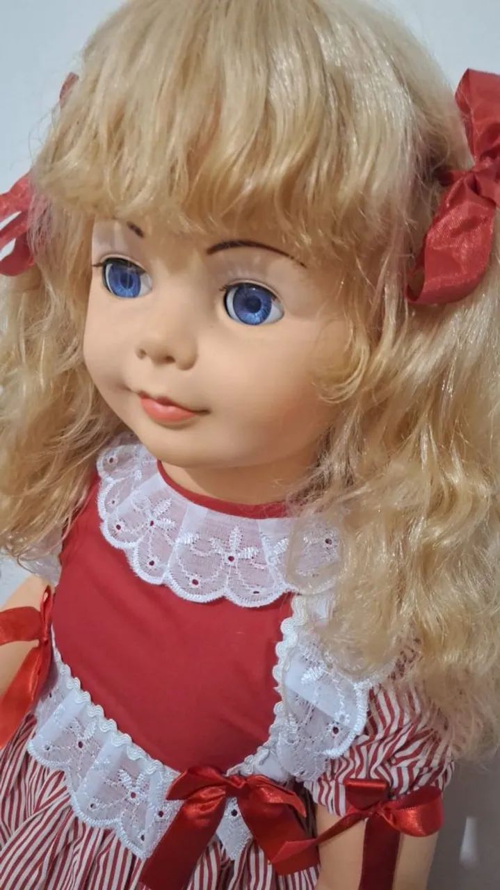 Boneca amiguinha da estrela com vestido listrado