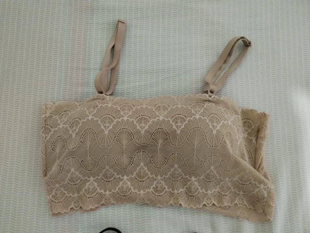 Vendo sutiã bege de renda (veste do PP ao P) - Foto 2