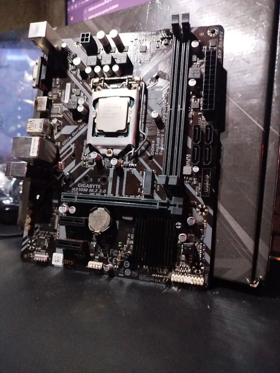 Placa mãe Gigabyte h310m + i5 9400F