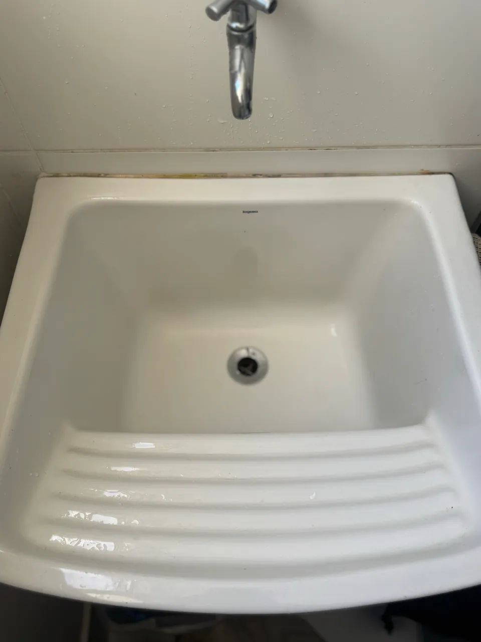 Tanque de louça Logasa usado 