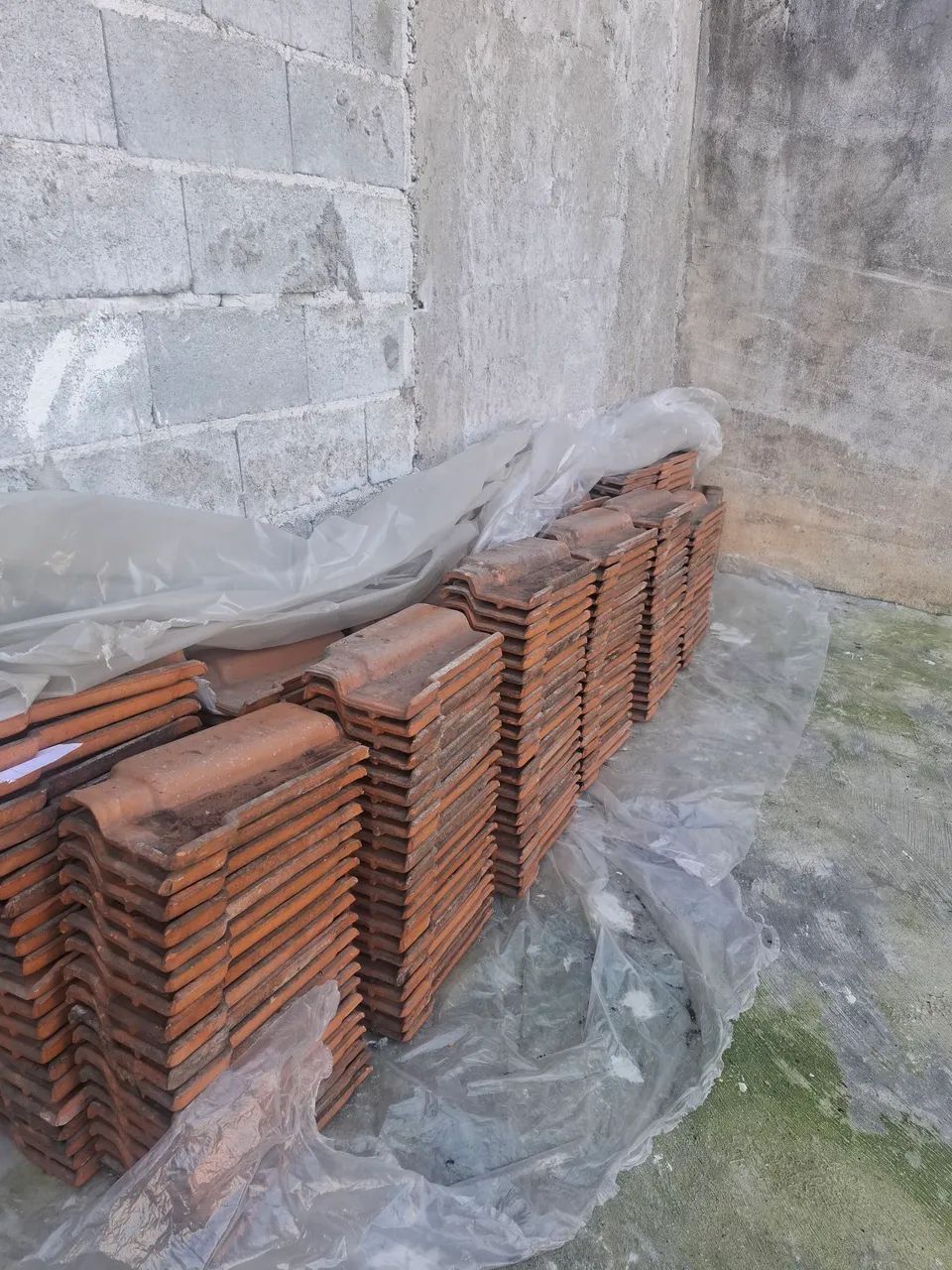  550 Telhas romana  ,$ 1 real cada - Foto 2