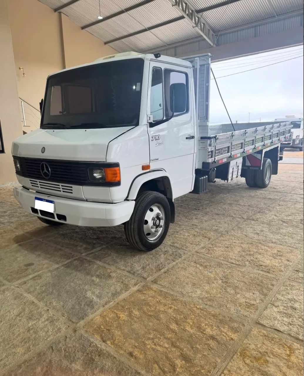 Mb 710 Plus  Carroceria 