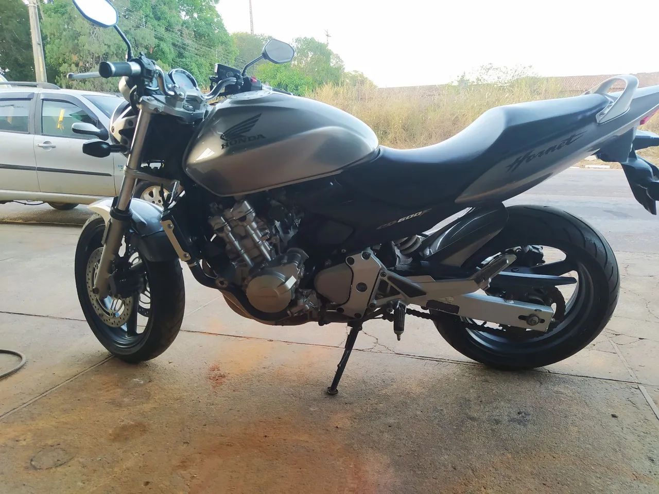 Hornet carburada  - Foto 4