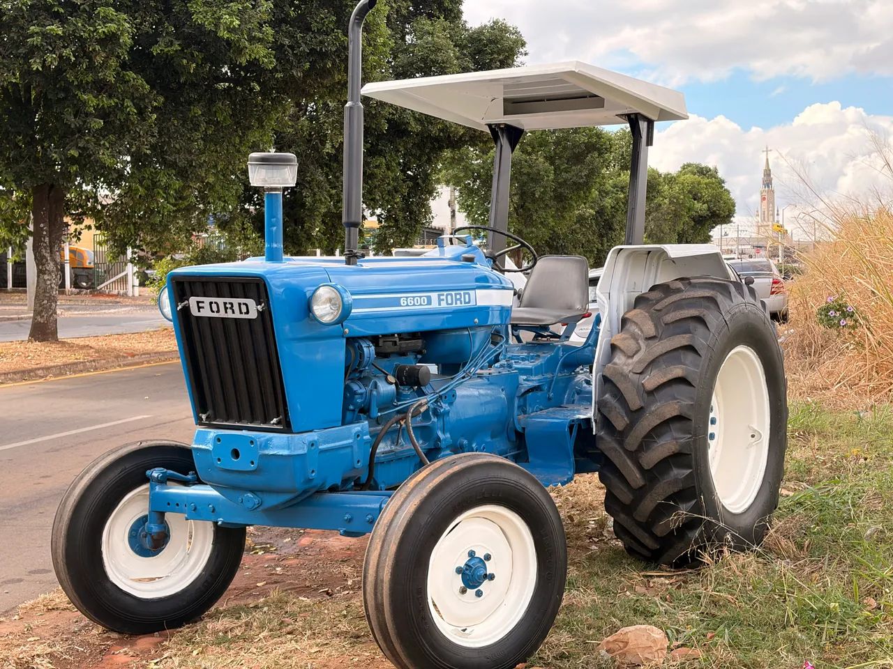 Trator Ford 6600 - Foto 2