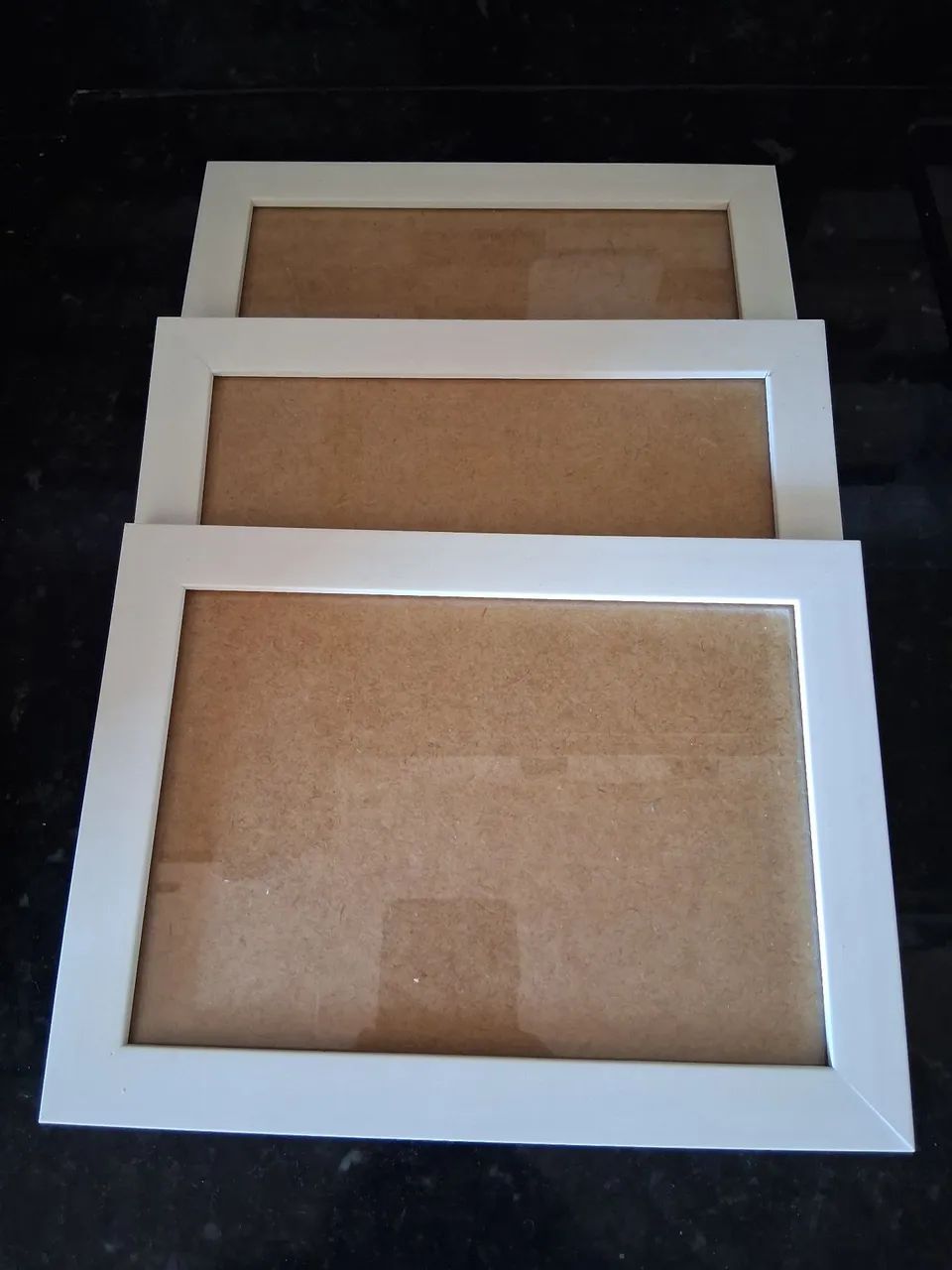 Quadro moldura 18x24 branco com vidro.