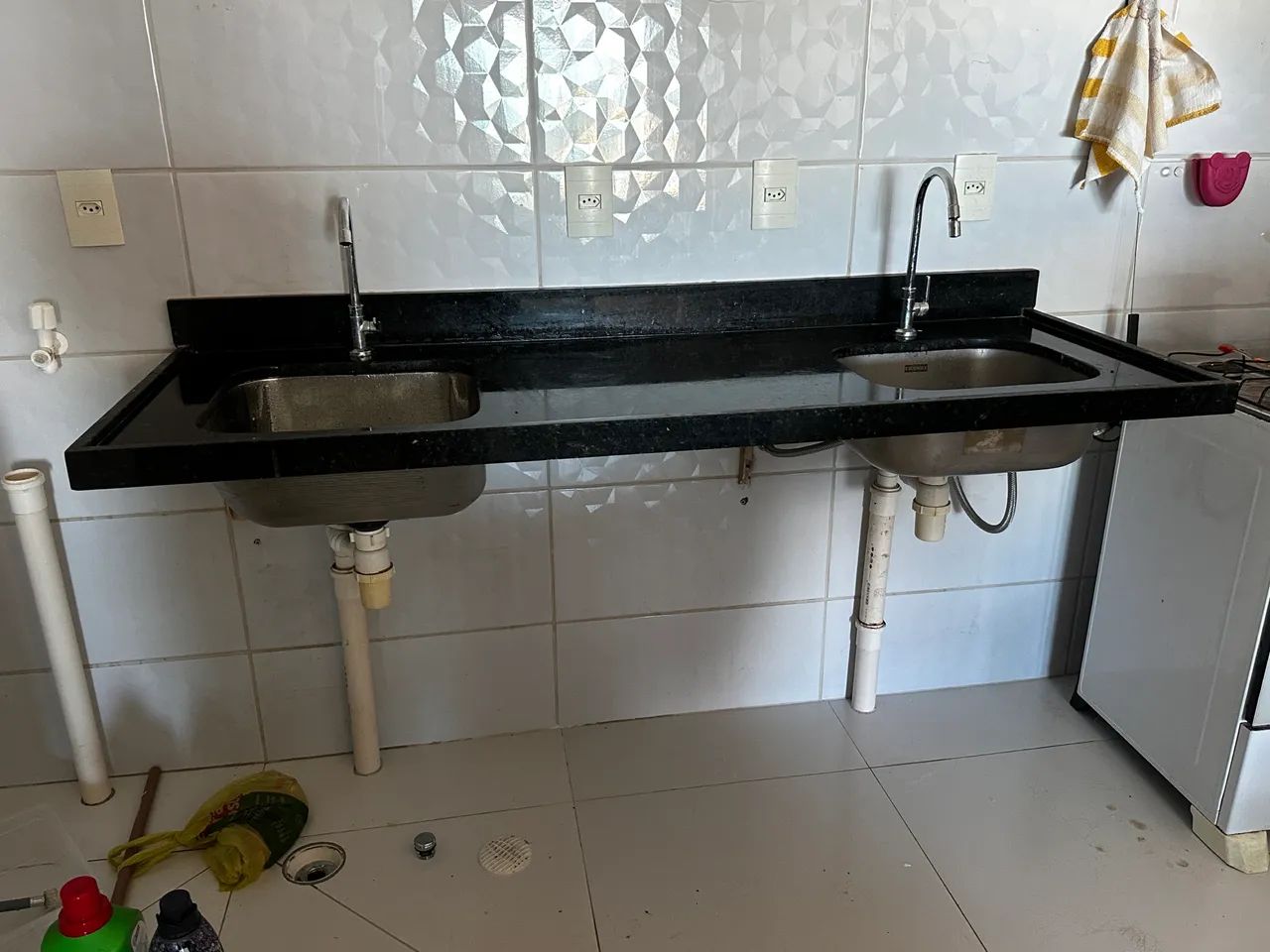 Vendo pia de cozinha em mármore com duas cubas  - Foto 3