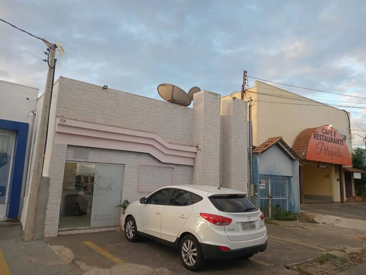 Casa + Ponto Comercial na Av. Carmindo de Campos! oportunidade única