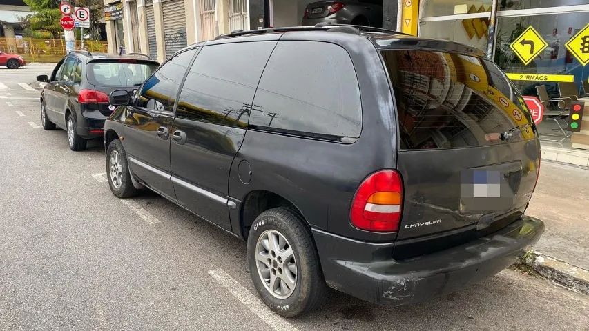 Chrysler Caravan SE 2.4/3.3 2000 - Foto 5