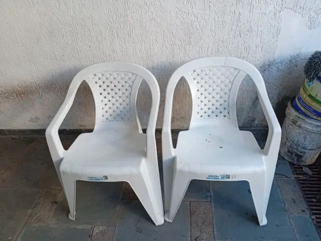 CADEIRA PLÁSTICA COM BRAÇOS - Foto 2