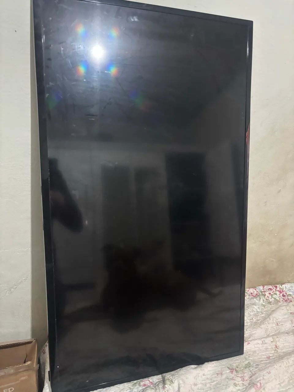 Vende tv Samsung 49? com defeito. A tela quebrada mas funcionando ainda  - Foto 4