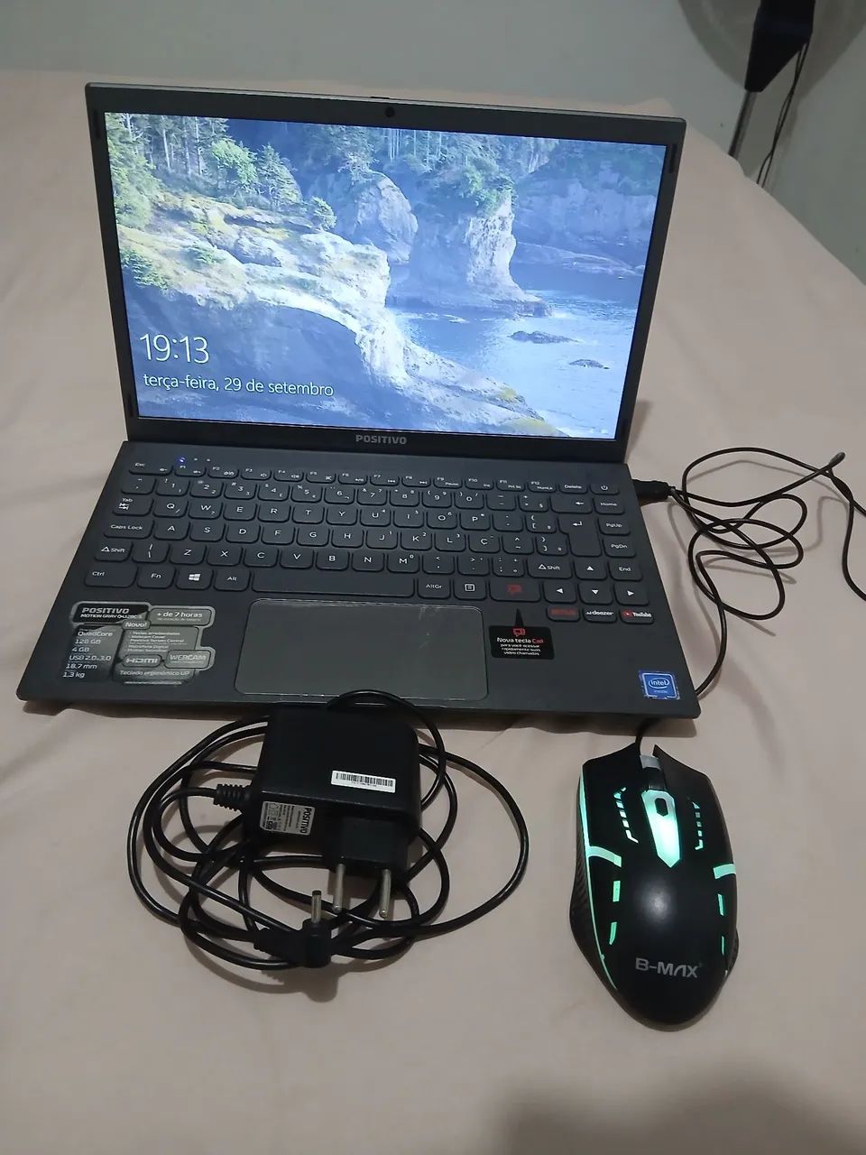 Notebook Positivo Motion Q4128C-S 4GB/128GB + Mouse | Pouquíssimo uso