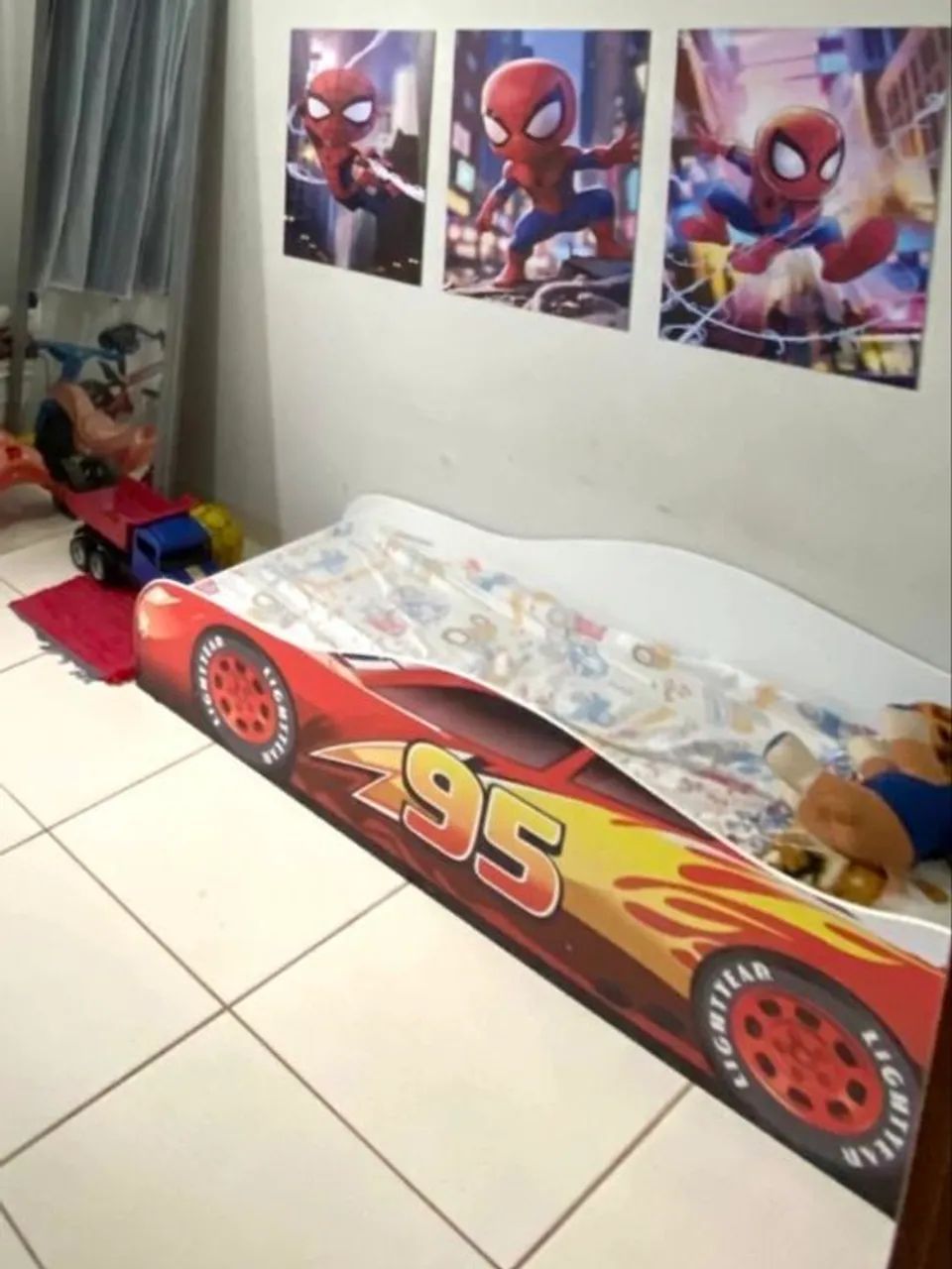 Cama infantil carro 