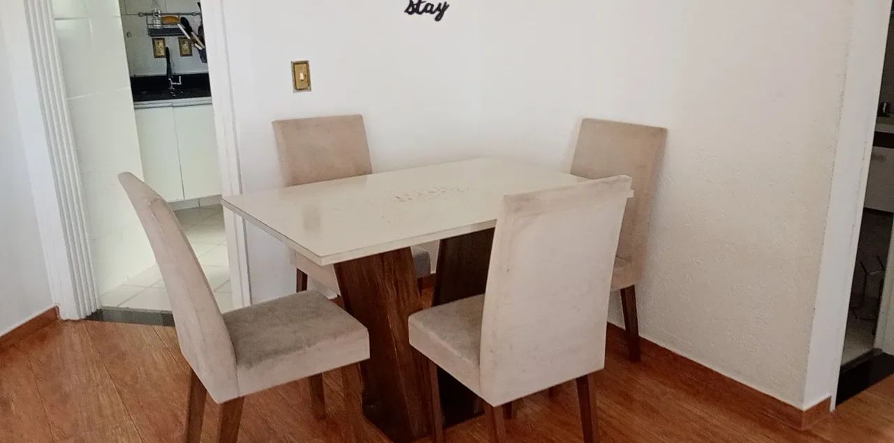 Sofá retrátil 4 lugares rack e mesa com 4 cadeiras  - Foto 5
