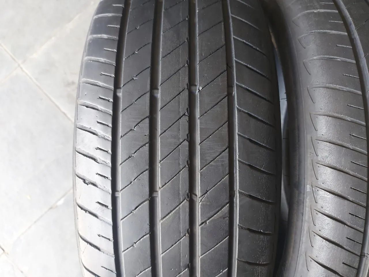 02 pneus 205/50r17 Turanza T005 Bridgestone  - Foto 3