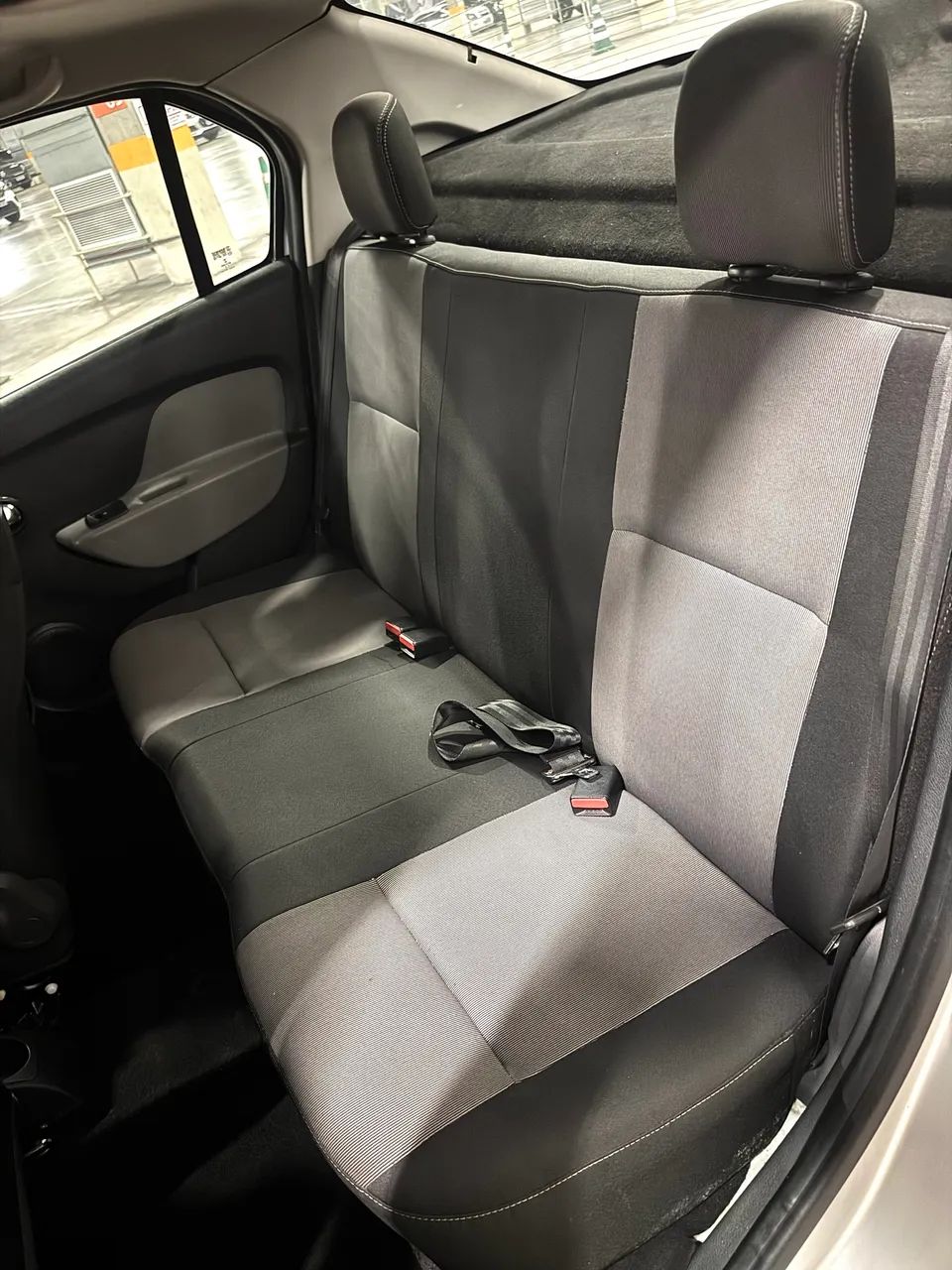Renault Logan Dynamique Hi-flex 1.6 8V 4P 2017 - Foto 3