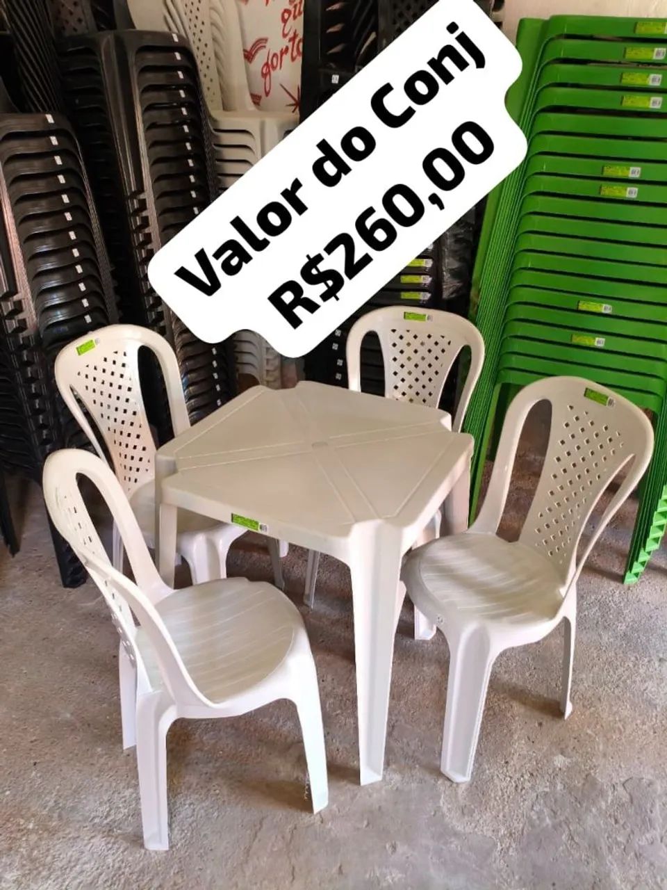 Conjunto de mesas e cadeiras sem braço