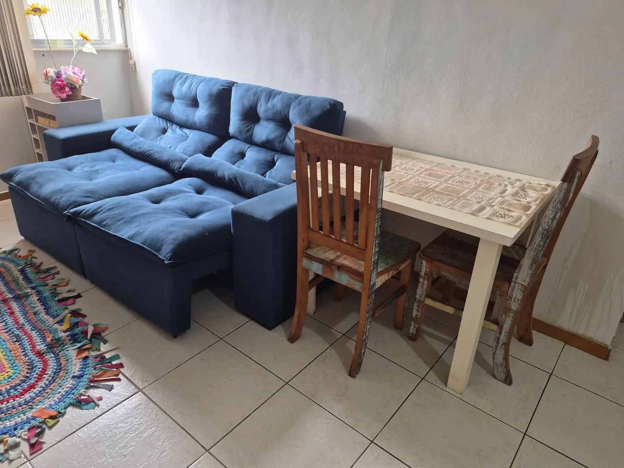 Vendo Conjunto de Sofá Retrátil com 200cm e Mesa com 2 Cadeiras de Madeira Maciça Rústica 