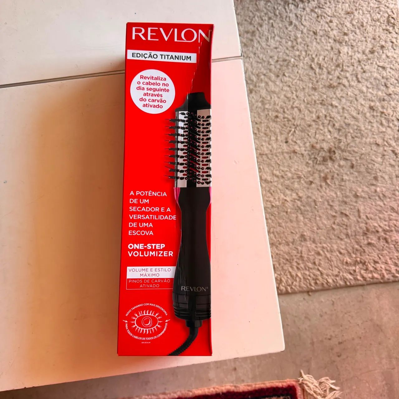 Escova Secadora Revlon One-Step Volumizer Titanium - Nova/Lacrada - Foto 2