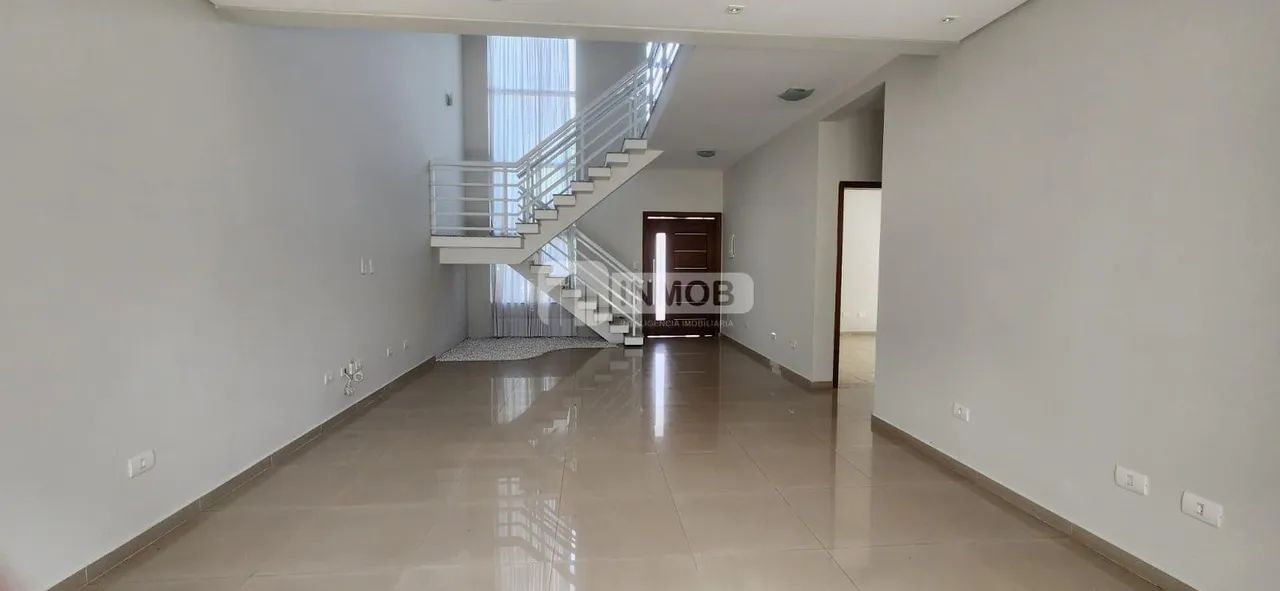 Casa em Condomínio no Castelos Tremembé: 3 Suítes, 250m² à Venda ou Aluguel 2