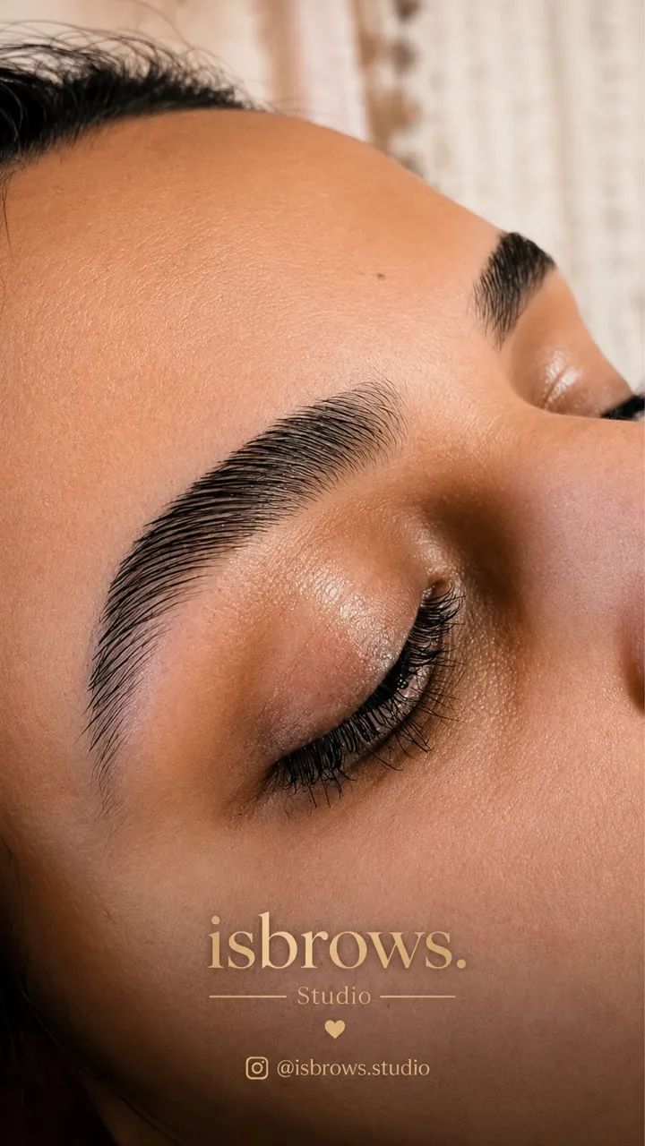     Design de Sobrancelhas Feminino | IS Brows Studio  - Foto 4