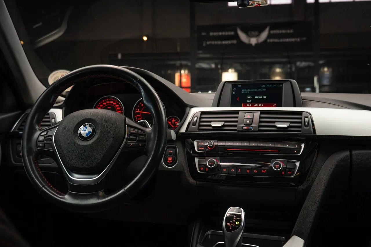 BMW 320I 320i 2018 - Foto 4