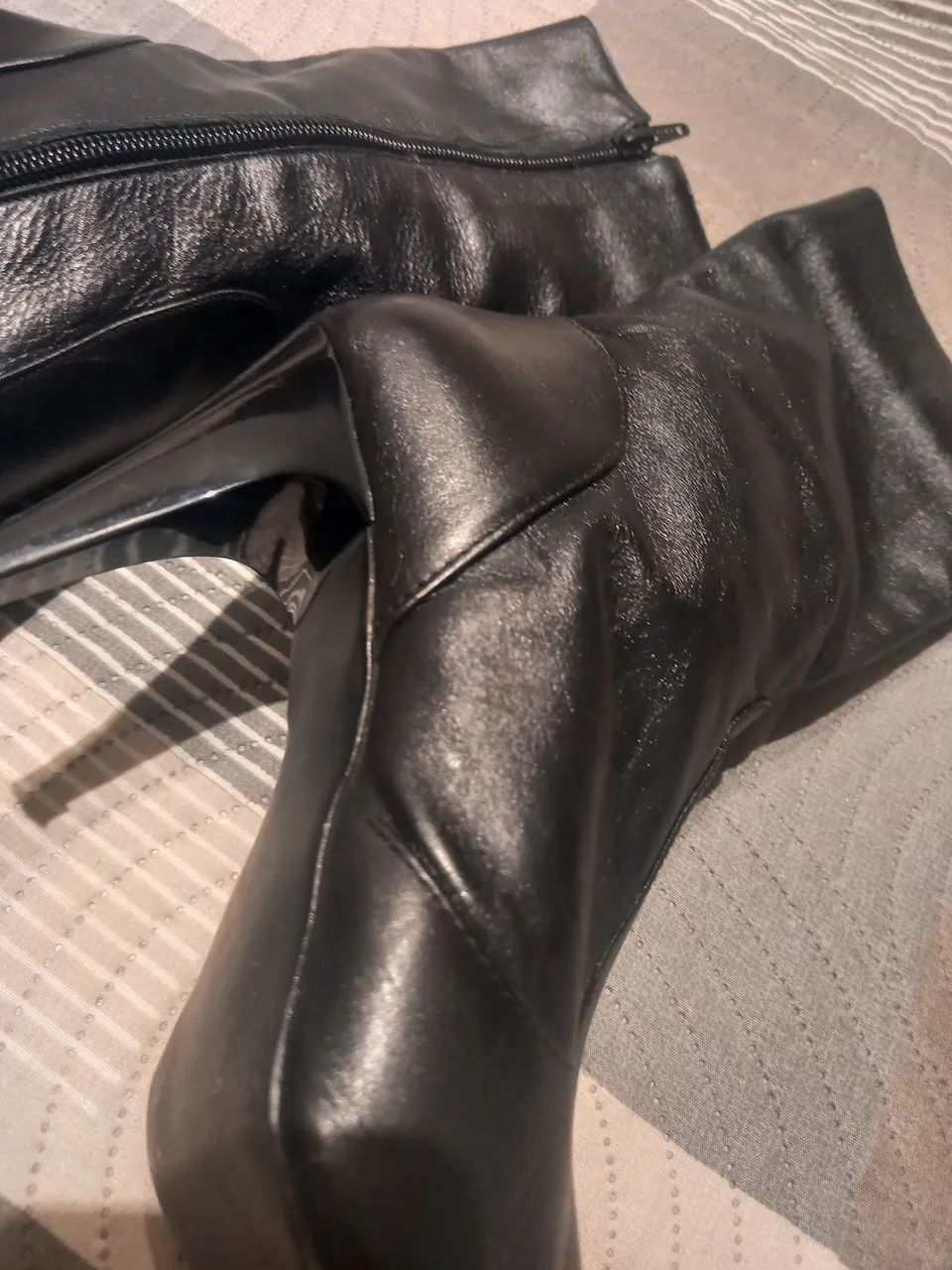 Vendo Bota Preta 37 em Couro Legítimo 