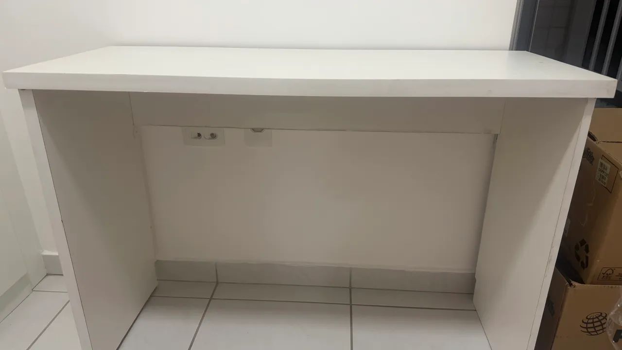 Vendo escrivaninha branca  - Foto 3