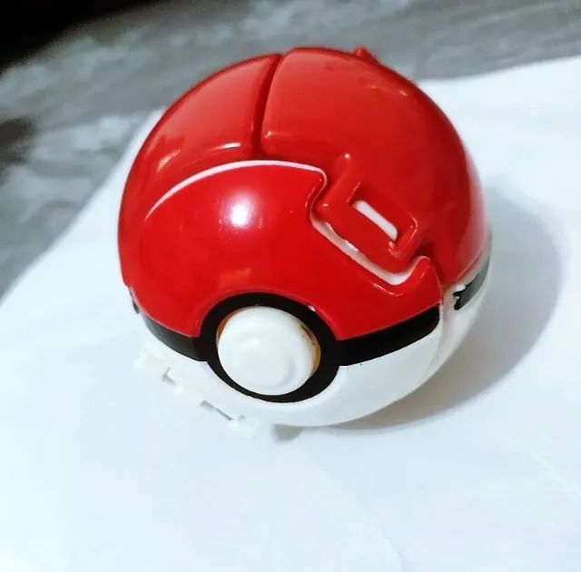 Pokémon com Pokebola - Pikachu - Action Figure Boneco Figura de Ação - Foto 5