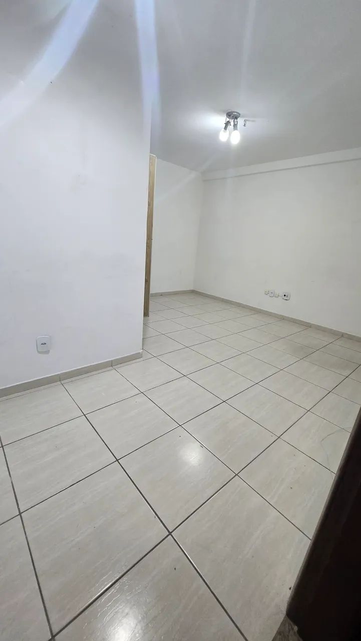 Aluguel de sala comercial no Ed. Garagem em Barra Mansa - Foto 2