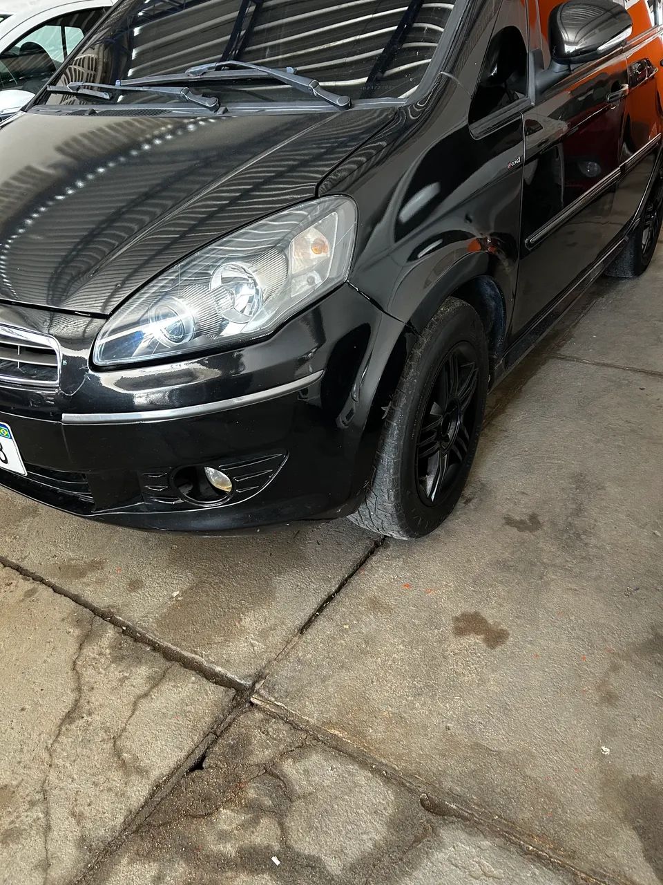 Fiat Idea Sporting 1.8 Flex 16V 5P 2011 - Foto 3